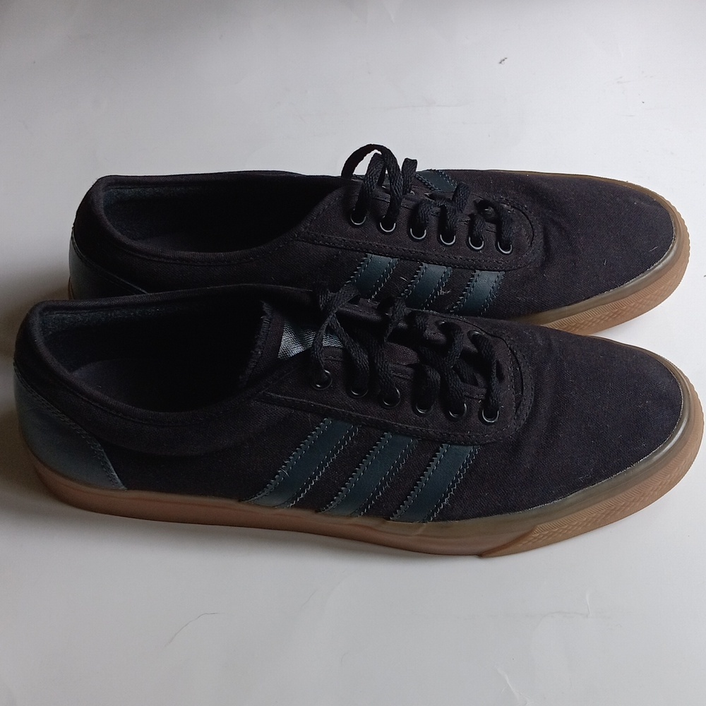 ADIDAS BLACK CANVAS SNEAKERS
